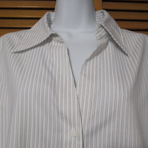 Worthington top NEW button down stretch, white w/black vertical lines size 18 - Picture 5 of 11